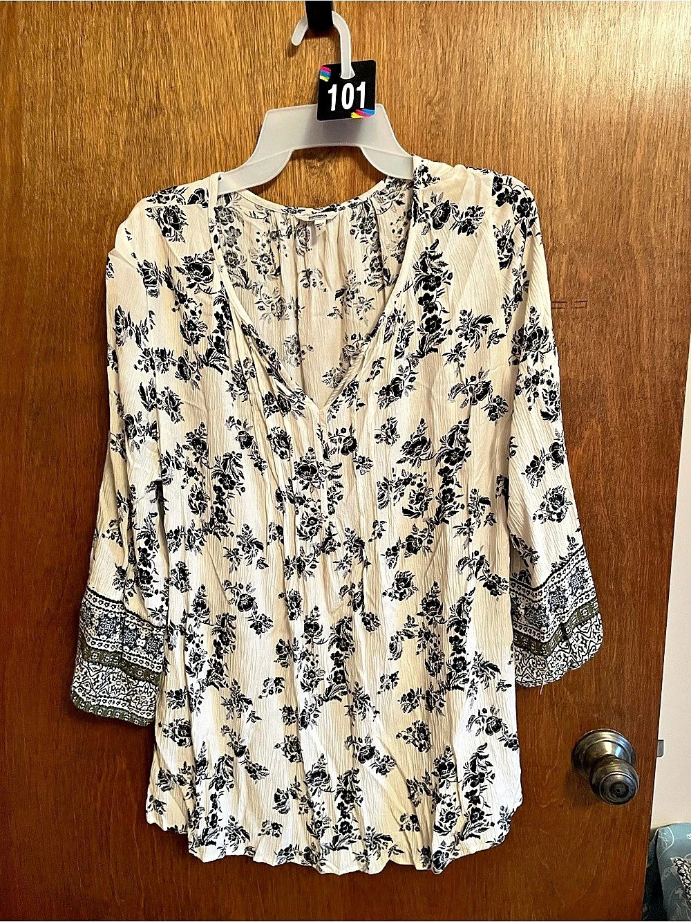 Sonoma Floral Blouse in Cream & Black Large Like New
